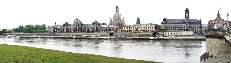 Elbfront der Br&uuml;hlschen Terrasse