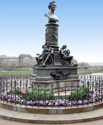Ernst-Rietschel-Denkmal auf der Br&uuml;hlschen Terrasse