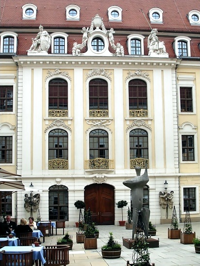 Innenhof des Taschenbergpalais - Südseite