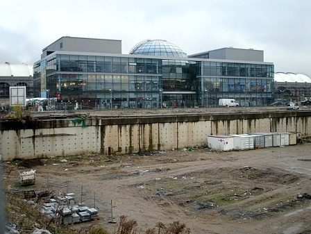 Großbaustelle Wiener Platz mit dem Kugelhaus